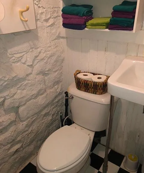321 N East St #BASEMENT — Photo 9