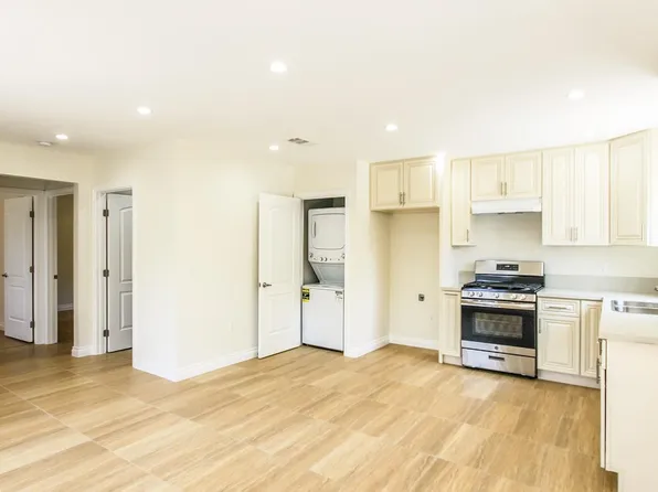 17408 Lull St, Northridge, CA 91325