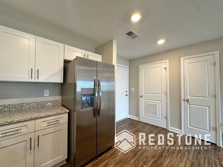 Westbrook Apartments — Photo 12