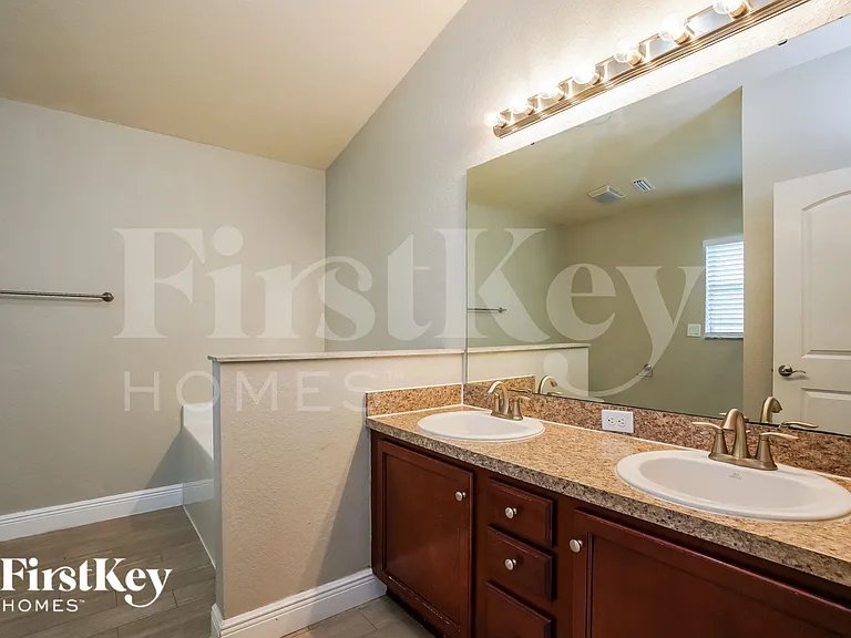 14435 Barley Field Dr — Photo 10
