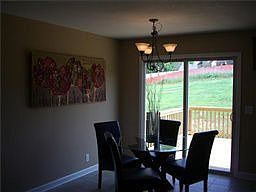 5th image of 937 Excalibur Dr