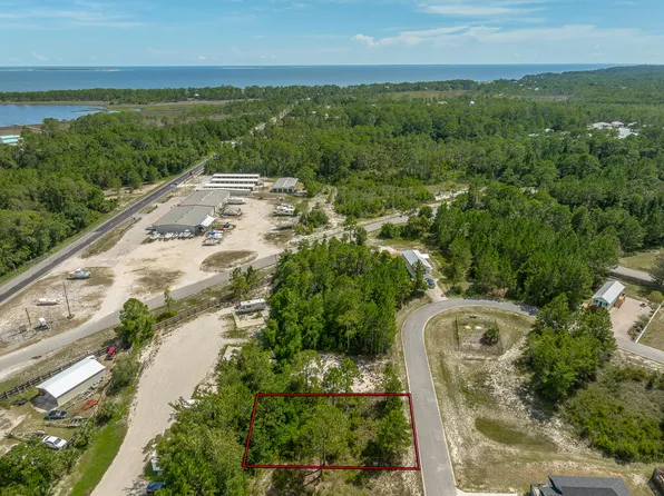 1699 Landing St, Carrabelle, FL 32322