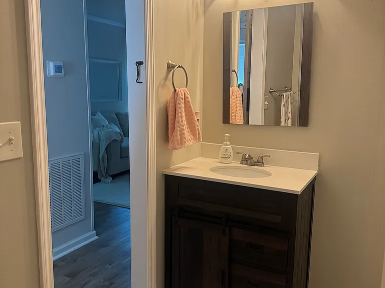 104 Aspenwood Dr — Photo 2