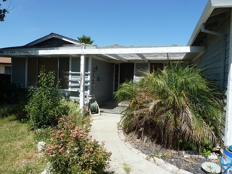 1st image of 211 Quail Ct