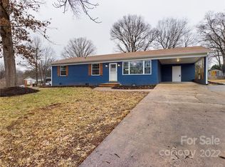 4048 Elizabeth St, Hickory, NC 28601