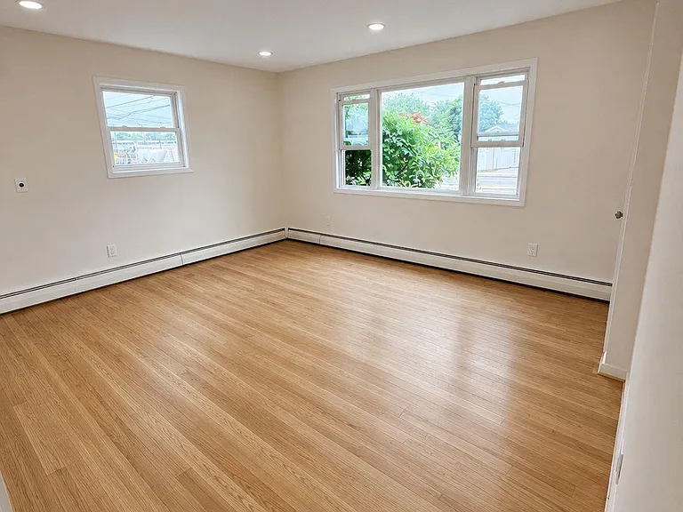 790 Wellwood Ave — Photo 5