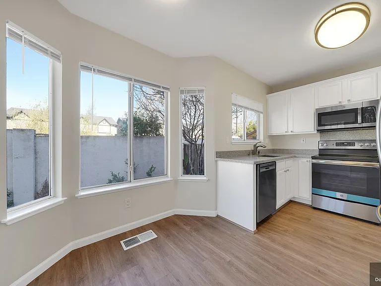 813 Woodhams Oaks Pl — Photo 8