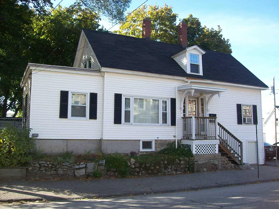 40 Ashland St #2