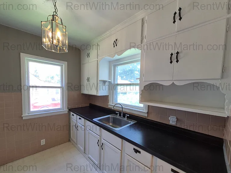 925 Hammond Ave — Photo 7