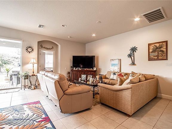 5th image of 14617 Tarves Dr