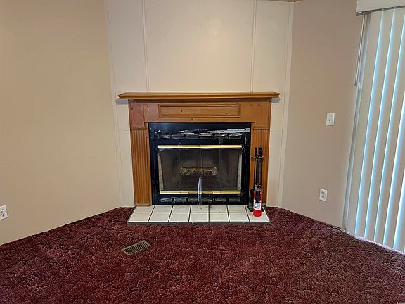 5th image of 451 Sutton Dr.
