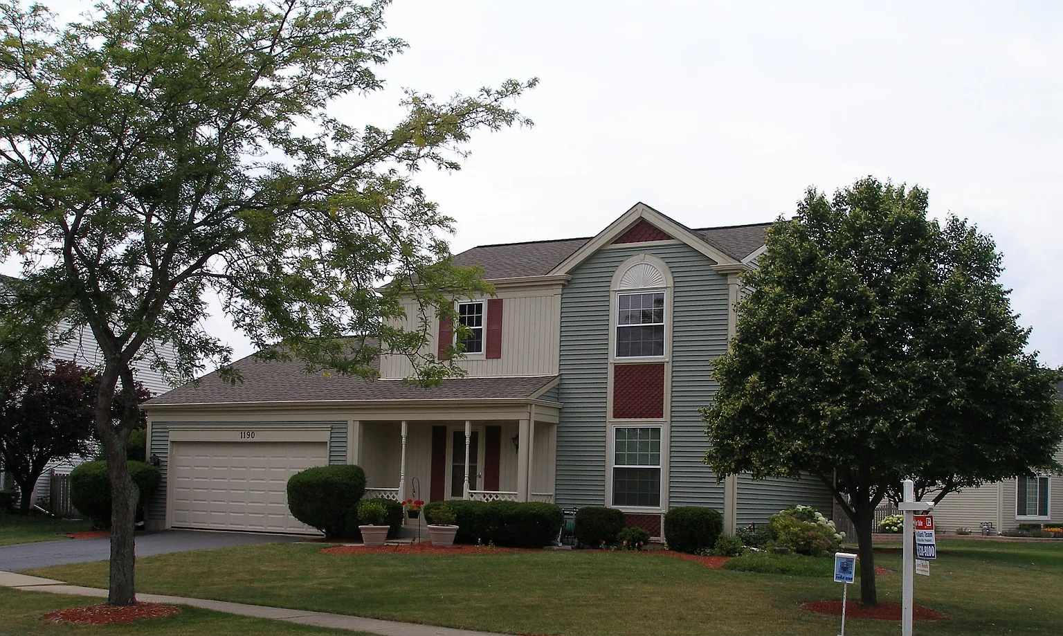 1190 Narragansett Dr photo 1