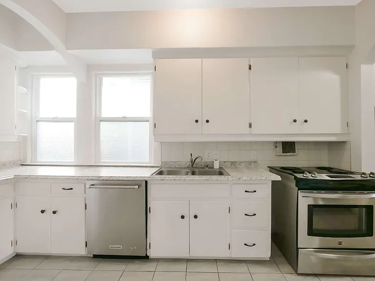 3615 Colby Ave — Photo 8
