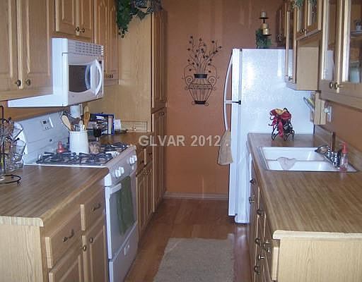 2nd image of 3680 Villa Knolls East Dr