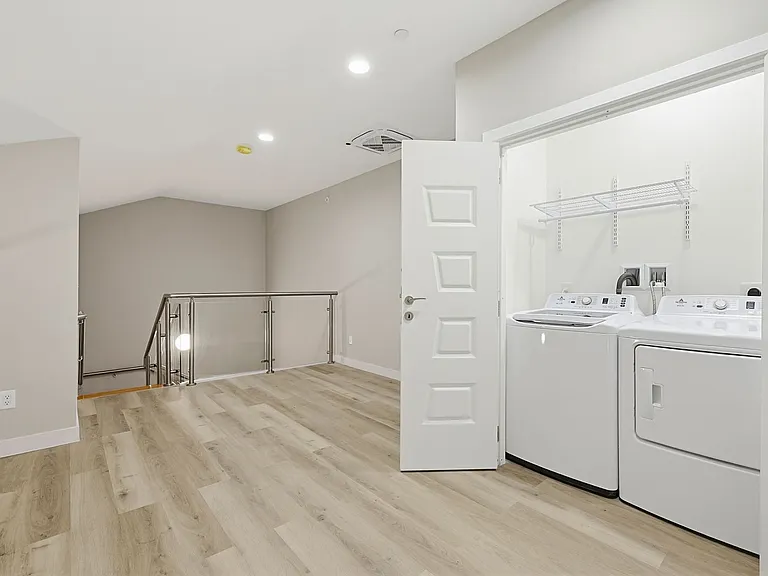 Taj Estates of Franklin II — Photo 171