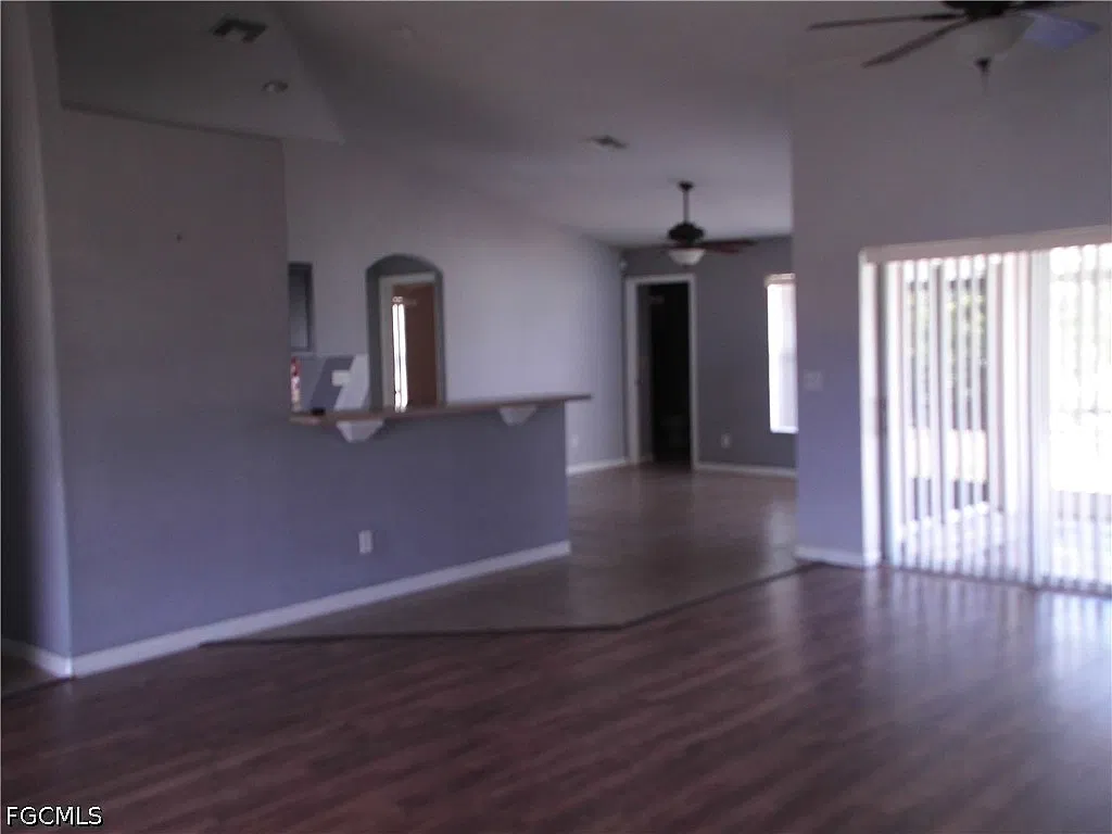 3 bed, 2.0 bath, 1705 sqft, $1,700 — Photo 2