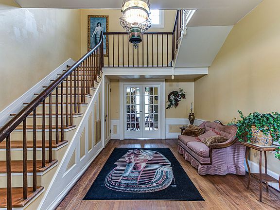 5th image of 113 Summitt St