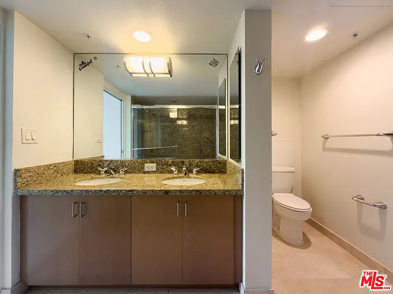 13700 Marina Pointe Dr #1626 — Photo 19