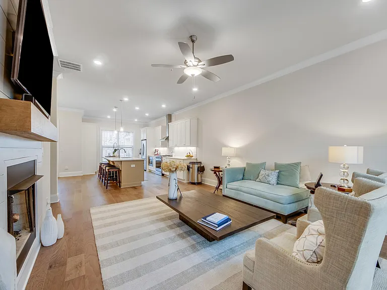 306 Burgess Walk — Photo 10