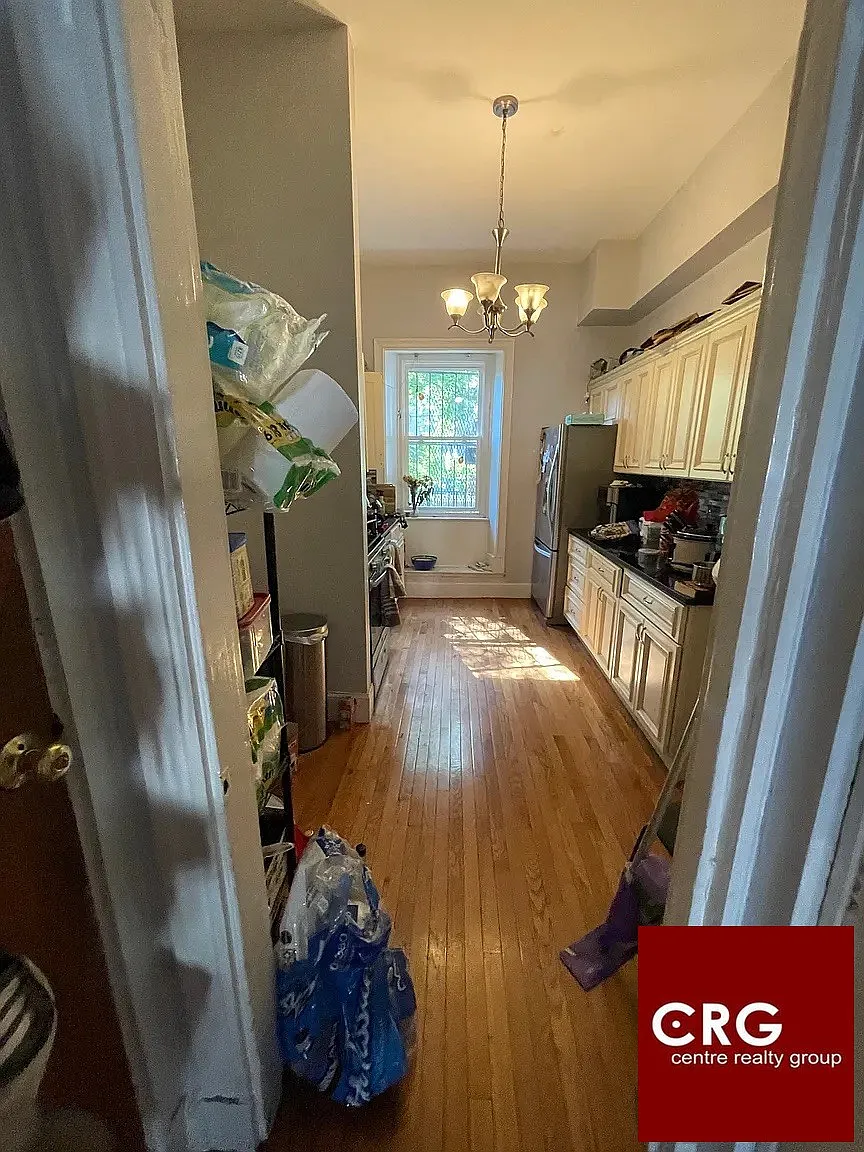 4 bed, 1.0 bath, 1200 sqft, $4,900 — Photo 4