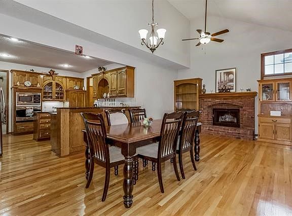 4th image of 14744 Eby St