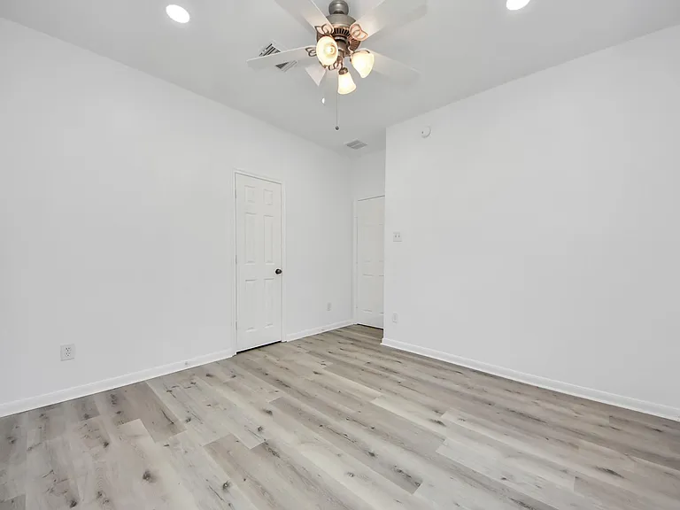 7330 Jacobs Well Dr — Photo 11