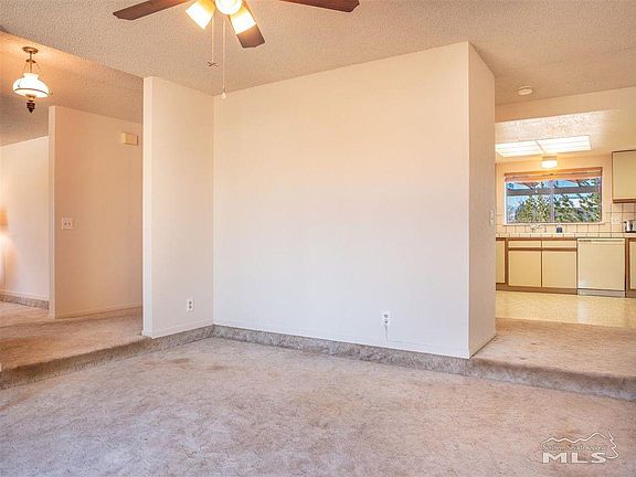 5th image of 1371 Sanden Ln