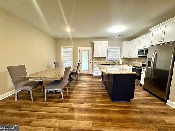 4th image of 613 Shady Grove Church Rd