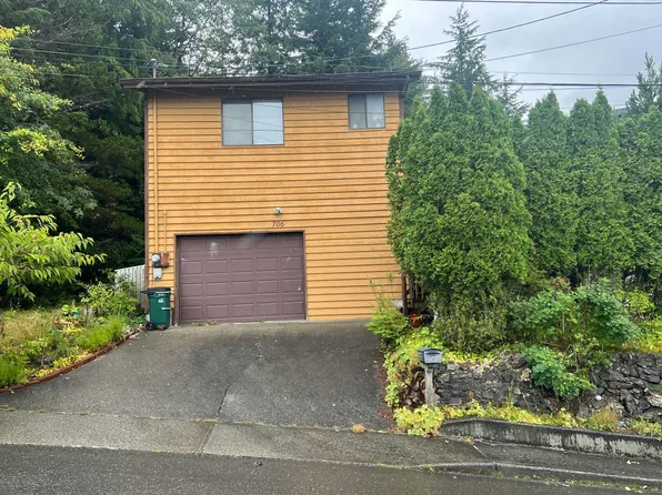 706 College Ct, Ketchikan, AK 99901