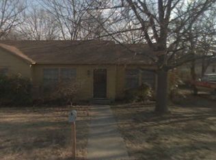 1404 E Garnett St, Gainesville, TX 76240
