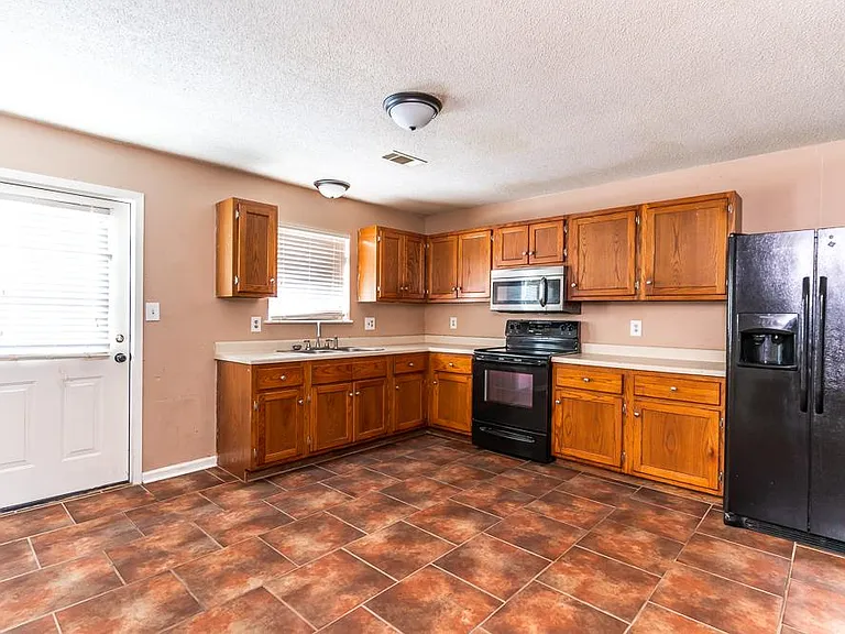 303 SE Gibson St #303 — Photo 5