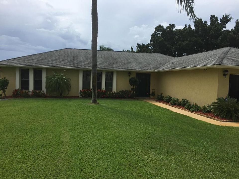 1st image of 613 SW Millard Dr