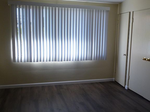 4th image of 513 N Santa Anita Ave
