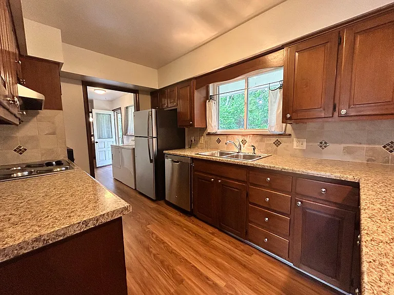 6820 Harvest Rd — Photo 9