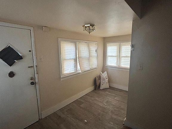 5th image of 208 Park Ave