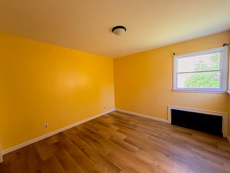 2585 Beach Dr — Photo 10