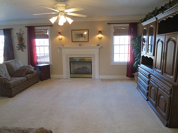 Family room 2