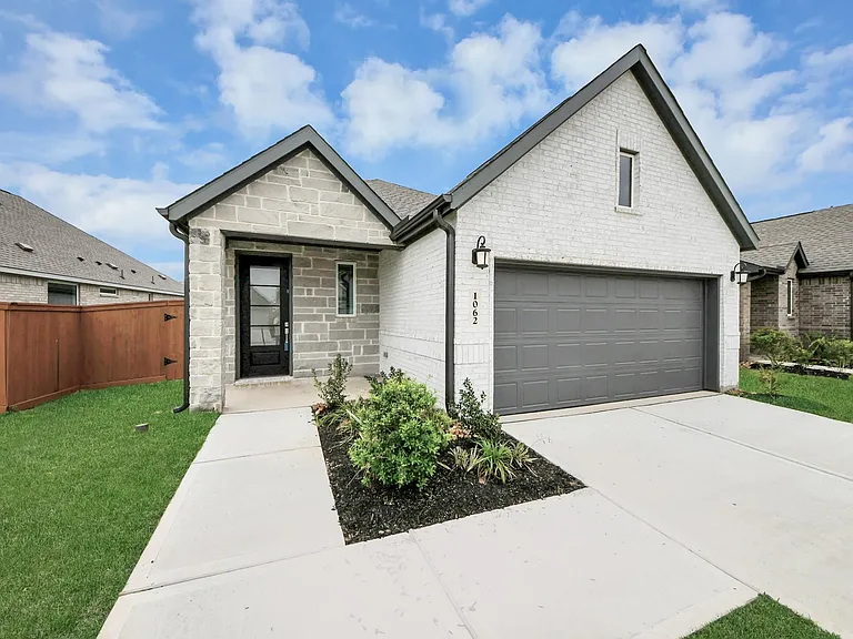 1062 Blue Stone Dr — Photo 4