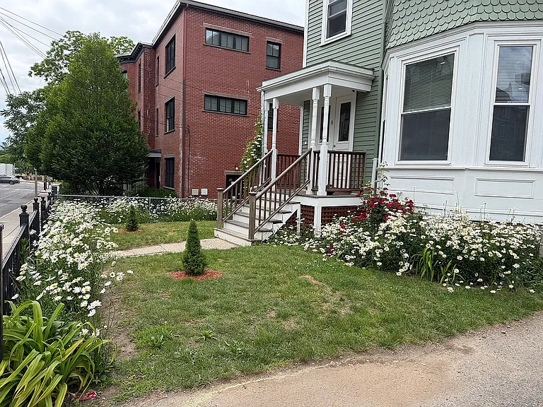 8 Westminster Ave #3 — Photo 16