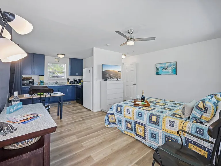 407 Mango Ave #1 — Photo 3