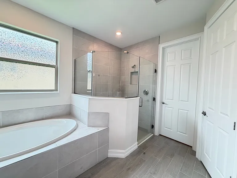 544 Ravello Blvd — Photo 10