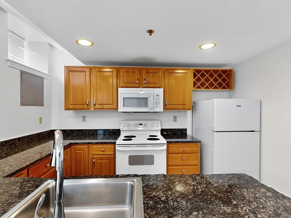 Standard Kitchen