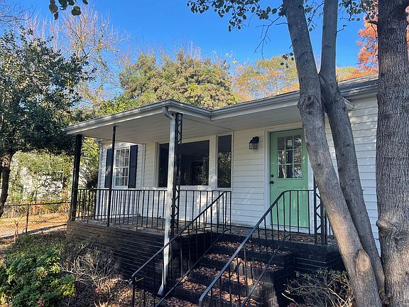 2nd image of 425 Clover St