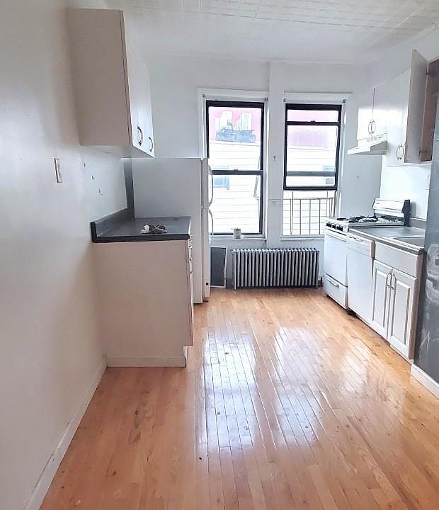 1st image of 586 7th Ave APT 3L