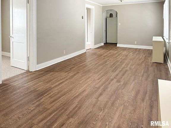 4th image of 2119 E Wren St