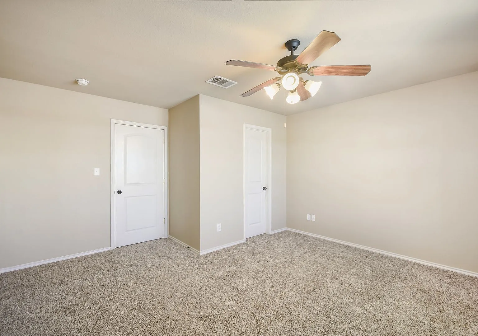 3 Bedroom Duplex Located In Hutto, Texas! — Photo 3