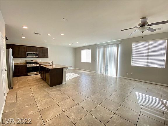 3rd image of 2293 Mundare Dr