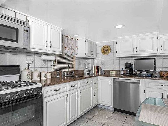 3rd image of 141-07 11th Ave