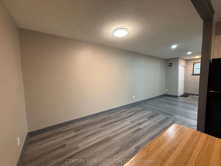 273 Coventry Ct — Photo 7