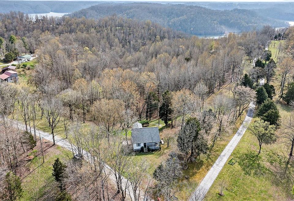 1st image of 676 Sunny Point Rd